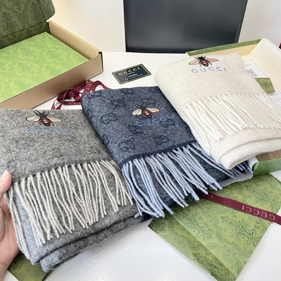 viP推荐👍Gucci专柜最新款‼️🔥爆款哦 😘💍实物真心美 🎀条纹小蜜蜂🐝💓💃🏻无论设计都是非常到位☀