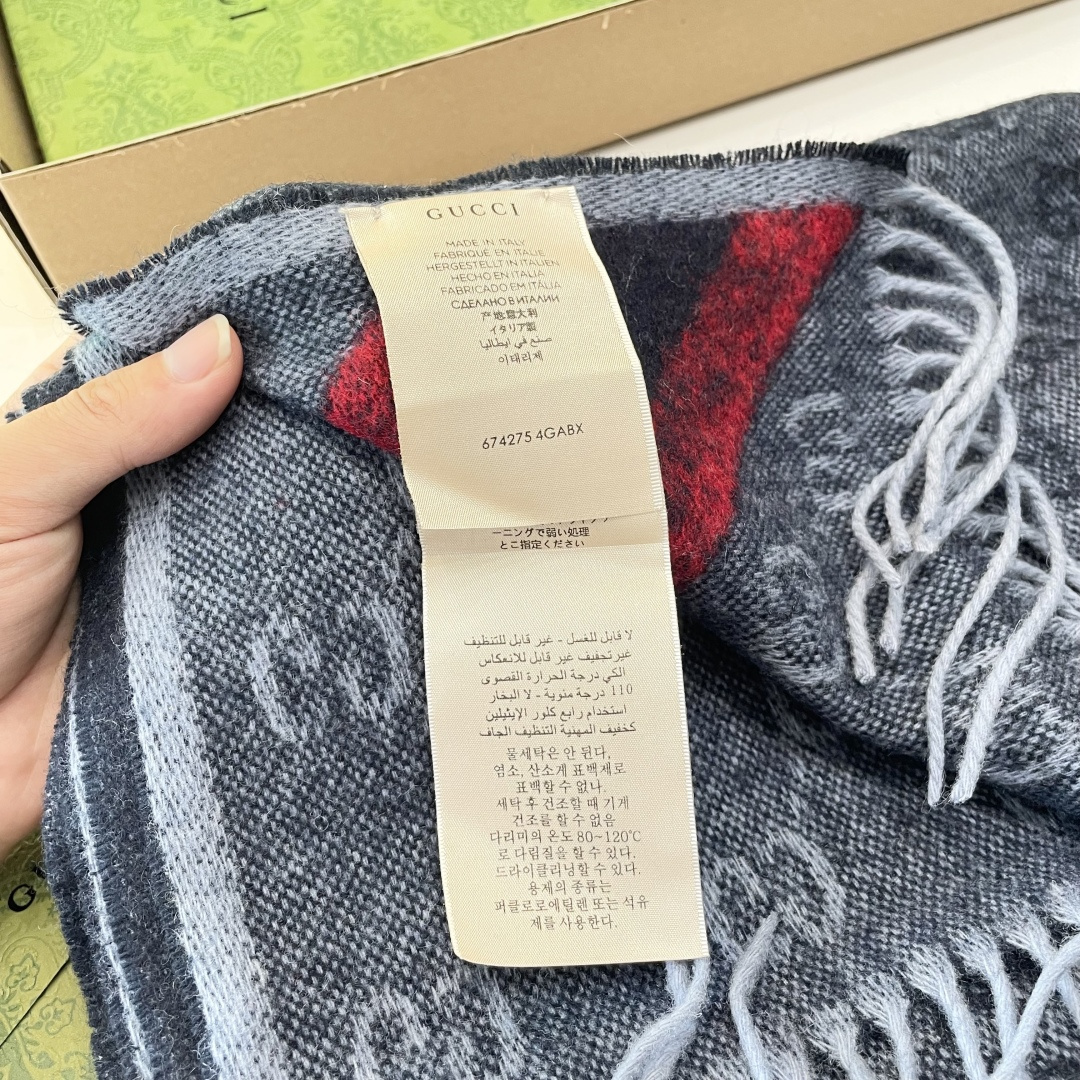 viP推荐👍Gucci专柜最新款‼️🔥爆款哦 😘💍实物真心美 🎀条纹小蜜蜂🐝💓💃🏻无论设计都是非常到位☀