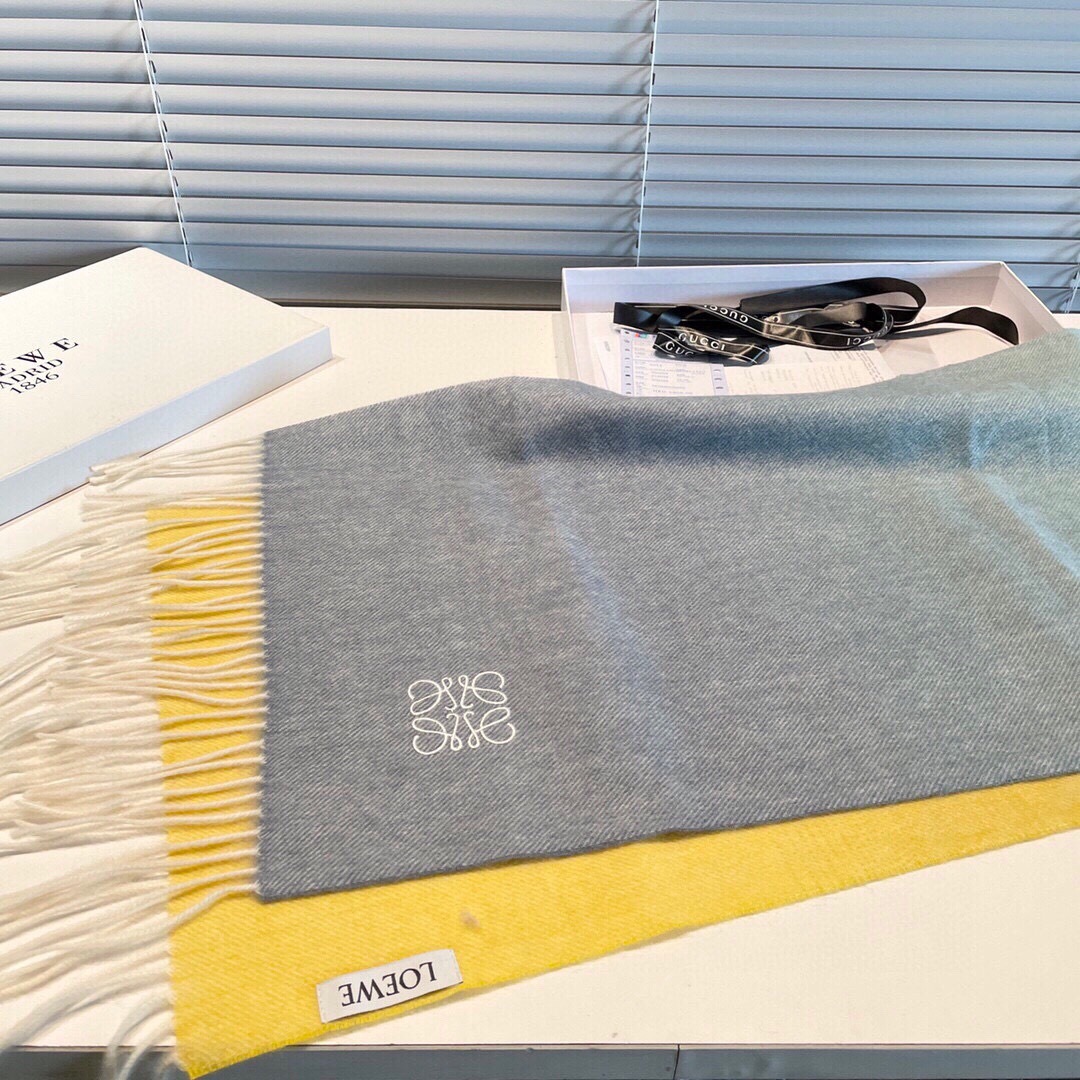 Loewe罗意威今年最新的订单(讲真，送人自用百分推荐)SviP推荐(自留.品质绝对放心).真心觉得可以