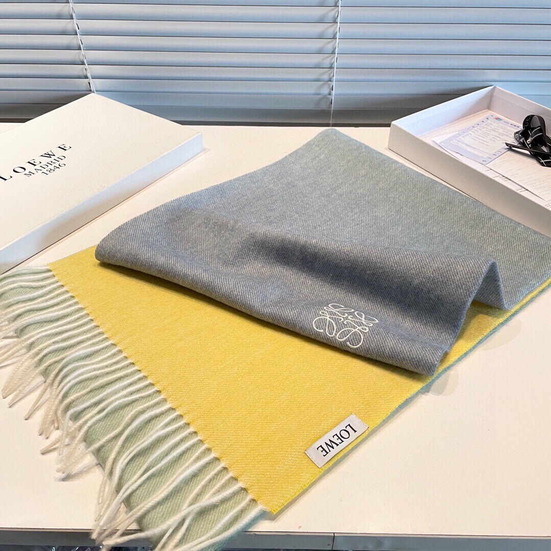 Loewe罗意威今年最新的订单(讲真，送人自用百分推荐)SviP推荐(自留.品质绝对放心).真心觉得可以