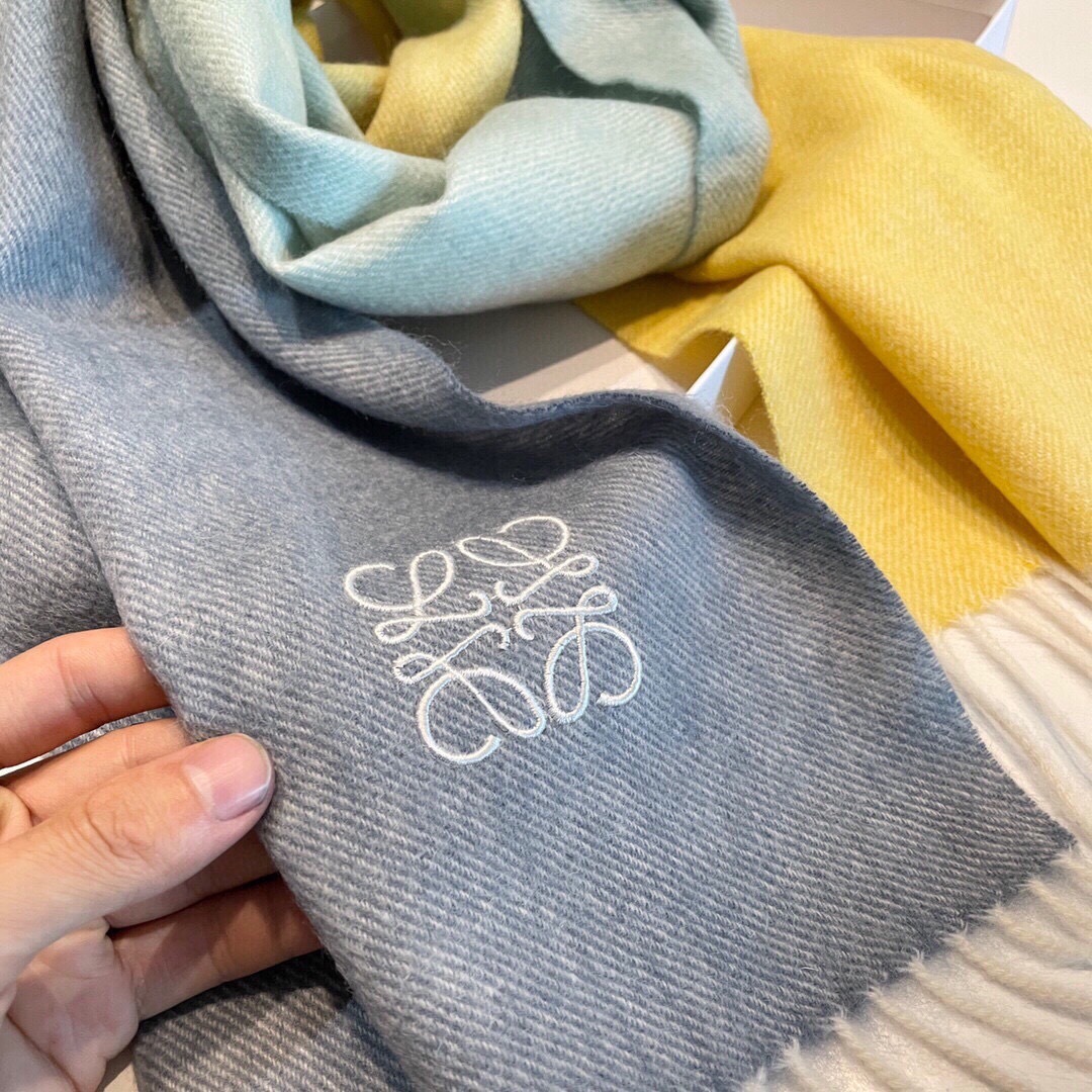 Loewe罗意威今年最新的订单(讲真，送人自用百分推荐)SviP推荐(自留.品质绝对放心).真心觉得可以