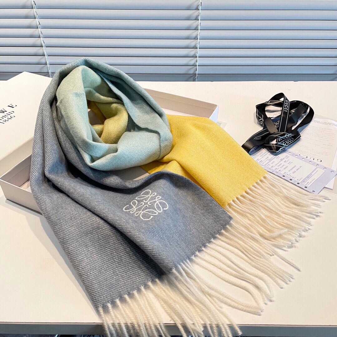 Loewe罗意威今年最新的订单(讲真，送人自用百分推荐)SviP推荐(自留.品质绝对放心).真心觉得可以