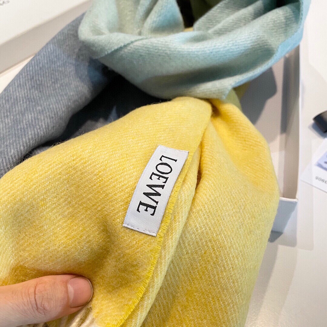 Loewe罗意威今年最新的订单(讲真，送人自用百分推荐)SviP推荐(自留.品质绝对放心).真心觉得可以