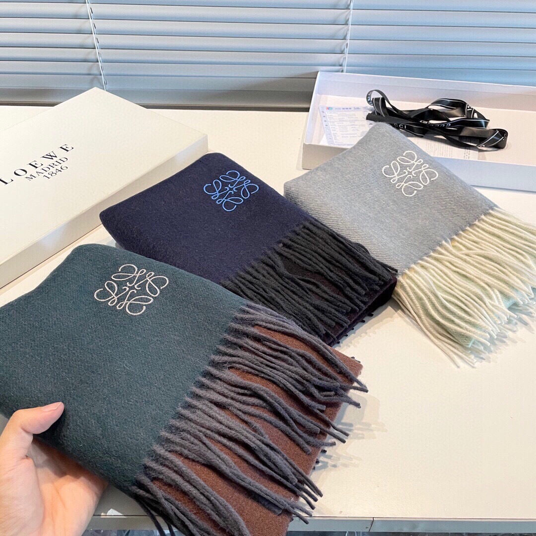 Loewe罗意威今年最新的订单(讲真，送人自用百分推荐)SviP推荐(自留.品质绝对放心).真心觉得可以