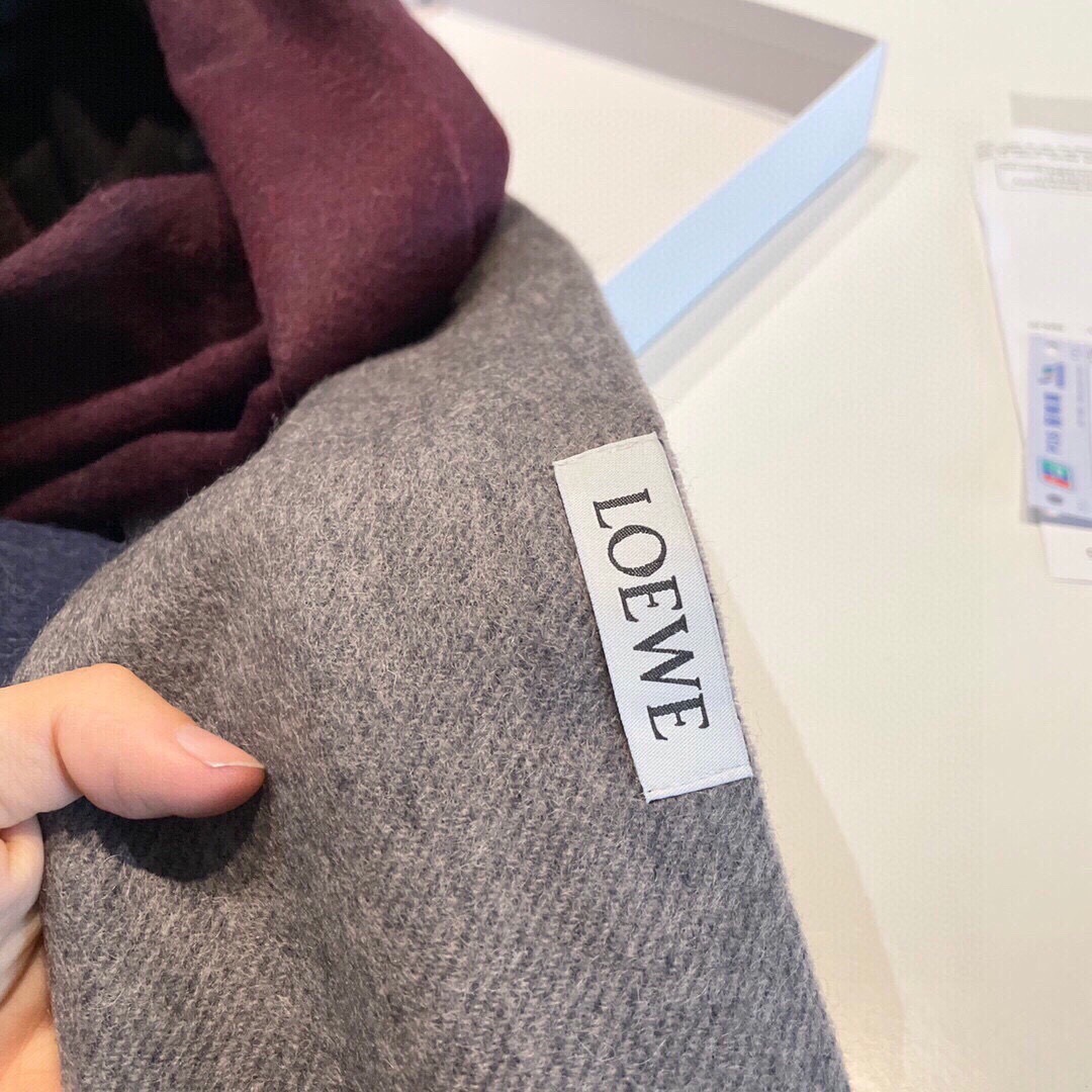 Loewe罗意威今年最新的订单(讲真，送人自用百分推荐)SviP推荐(自留.品质绝对放心).真心觉得可以