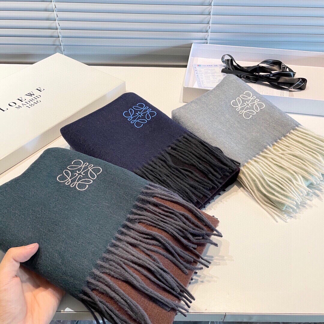 Loewe罗意威今年最新的订单(讲真，送人自用百分推荐)SviP推荐(自留.品质绝对放心).真心觉得可以