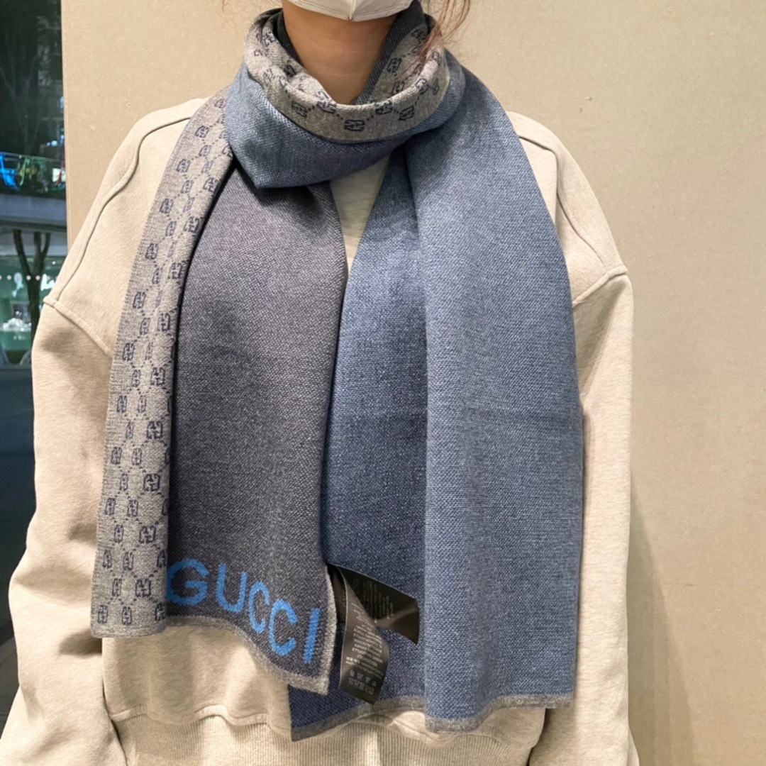 爆款到货古奇男女通用针织围巾👑柔和舒适的羊毛带来今季最温暖贴心呵护❤️最顶级的品质❤️羊绒线织出漂亮精致