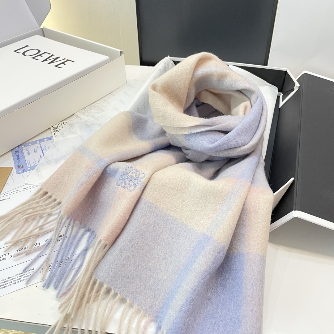 Loewe罗意威今年最新的订单(讲真，送人自用百分推荐)SviP推荐(自留.品质绝对放心).真心觉得可以