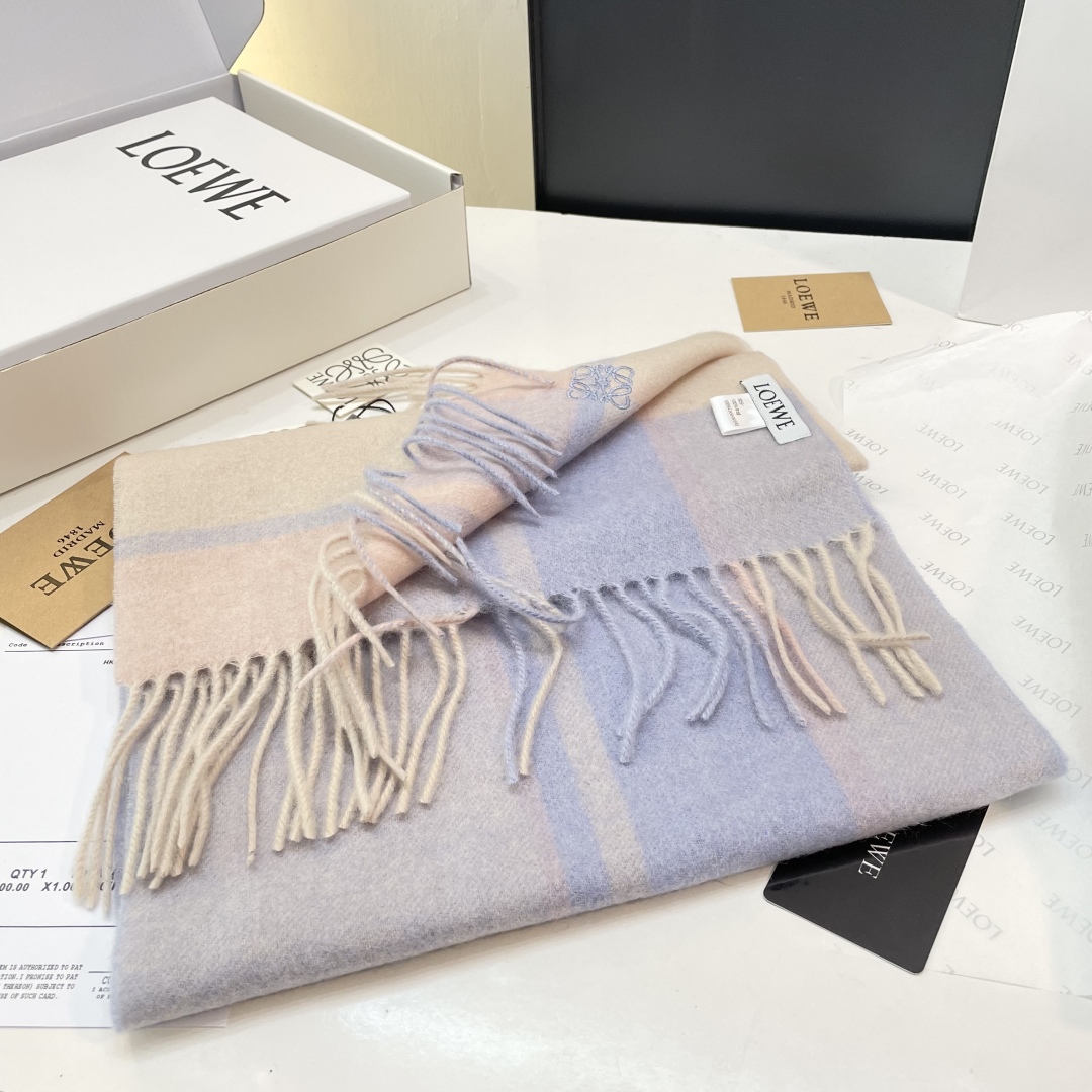 Loewe罗意威今年最新的订单(讲真，送人自用百分推荐)SviP推荐(自留.品质绝对放心).真心觉得可以