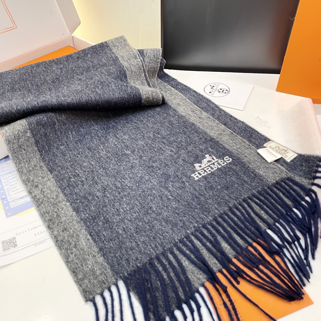 爆款推荐⚠️爱马仕好看到尖叫‼️顶级山羊绒款☀☁️‼️💯非常赞的情侣款围巾💟💟💟此款是专柜限量款👍💋顶级