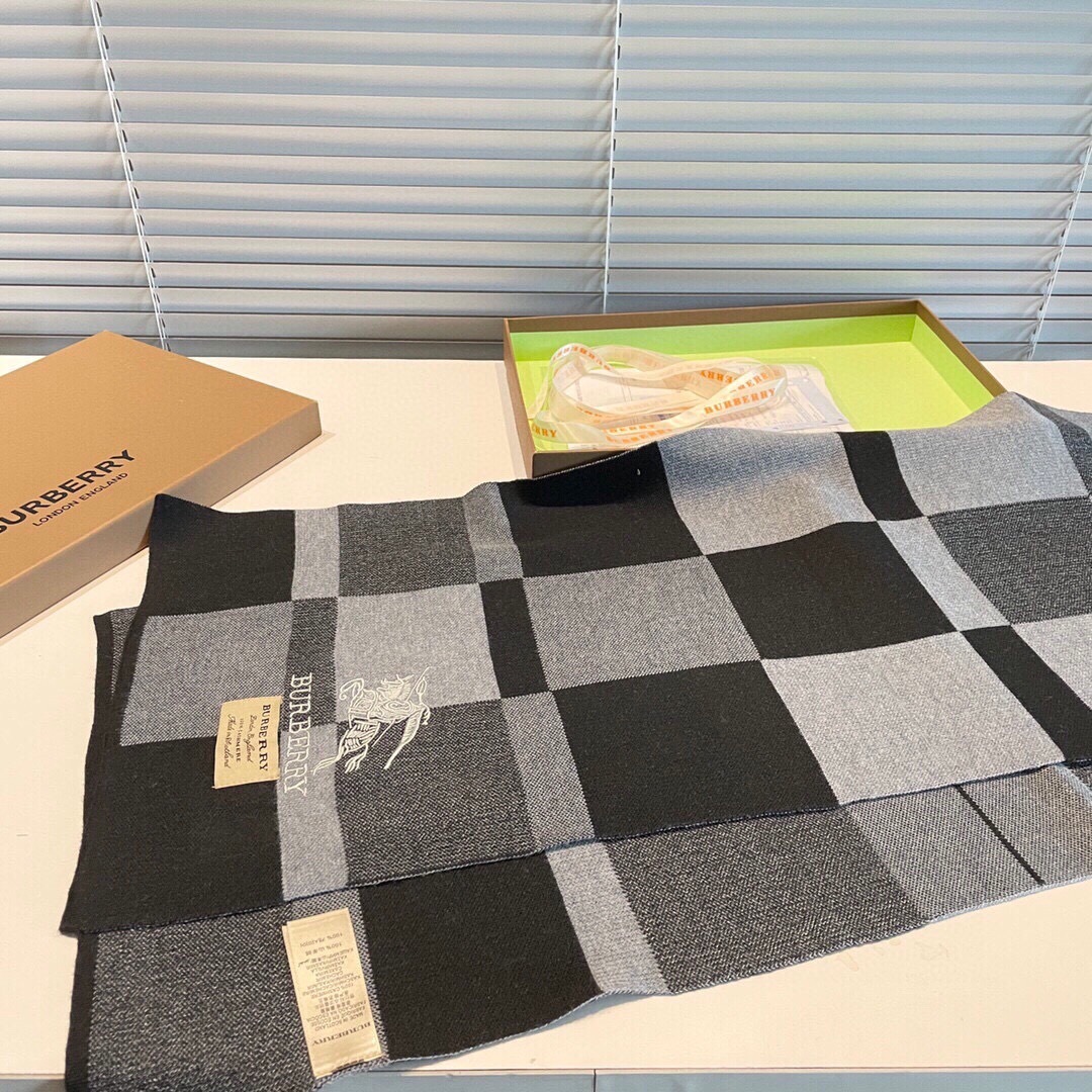 爆款上新 情侣款👍👍B家【经典战马】独家牛货🐂 奢华尽在尺寸之间，高端品质‼️具有超高羊绒品质才会被此品