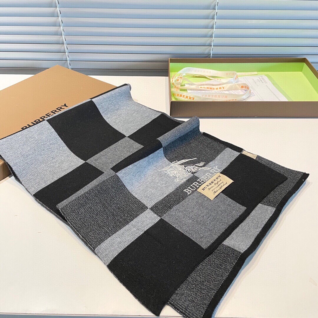 爆款上新 情侣款👍👍B家【经典战马】独家牛货🐂 奢华尽在尺寸之间，高端品质‼️具有超高羊绒品质才会被此品