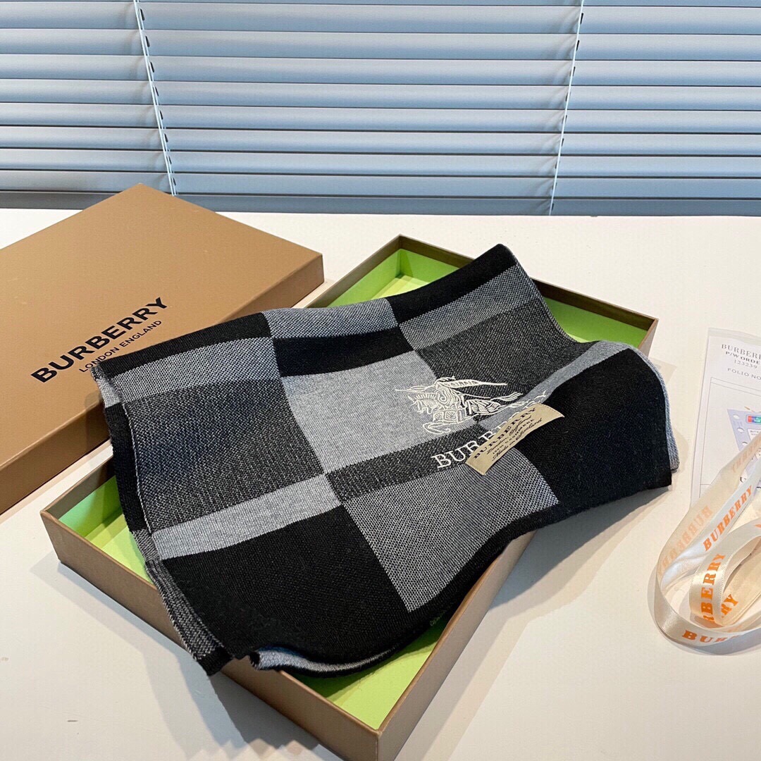 爆款上新 情侣款👍👍B家【经典战马】独家牛货🐂 奢华尽在尺寸之间，高端品质‼️具有超高羊绒品质才会被此品