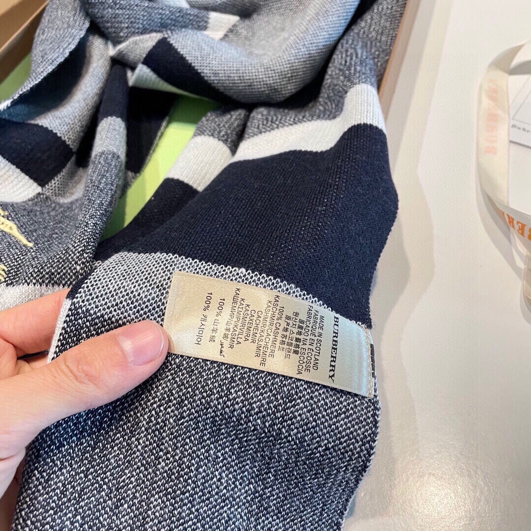 爆款上新 情侣款👍👍B家【经典战马】独家牛货🐂 奢华尽在尺寸之间，高端品质‼️具有超高羊绒品质才会被此品