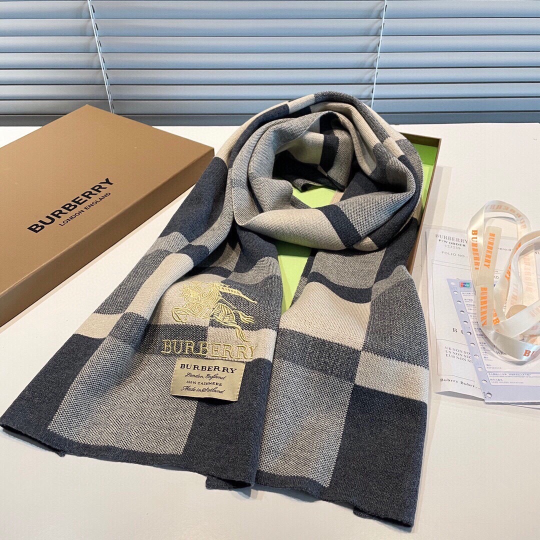 爆款上新 情侣款👍👍B家【经典战马】独家牛货🐂 奢华尽在尺寸之间，高端品质‼️具有超高羊绒品质才会被此品