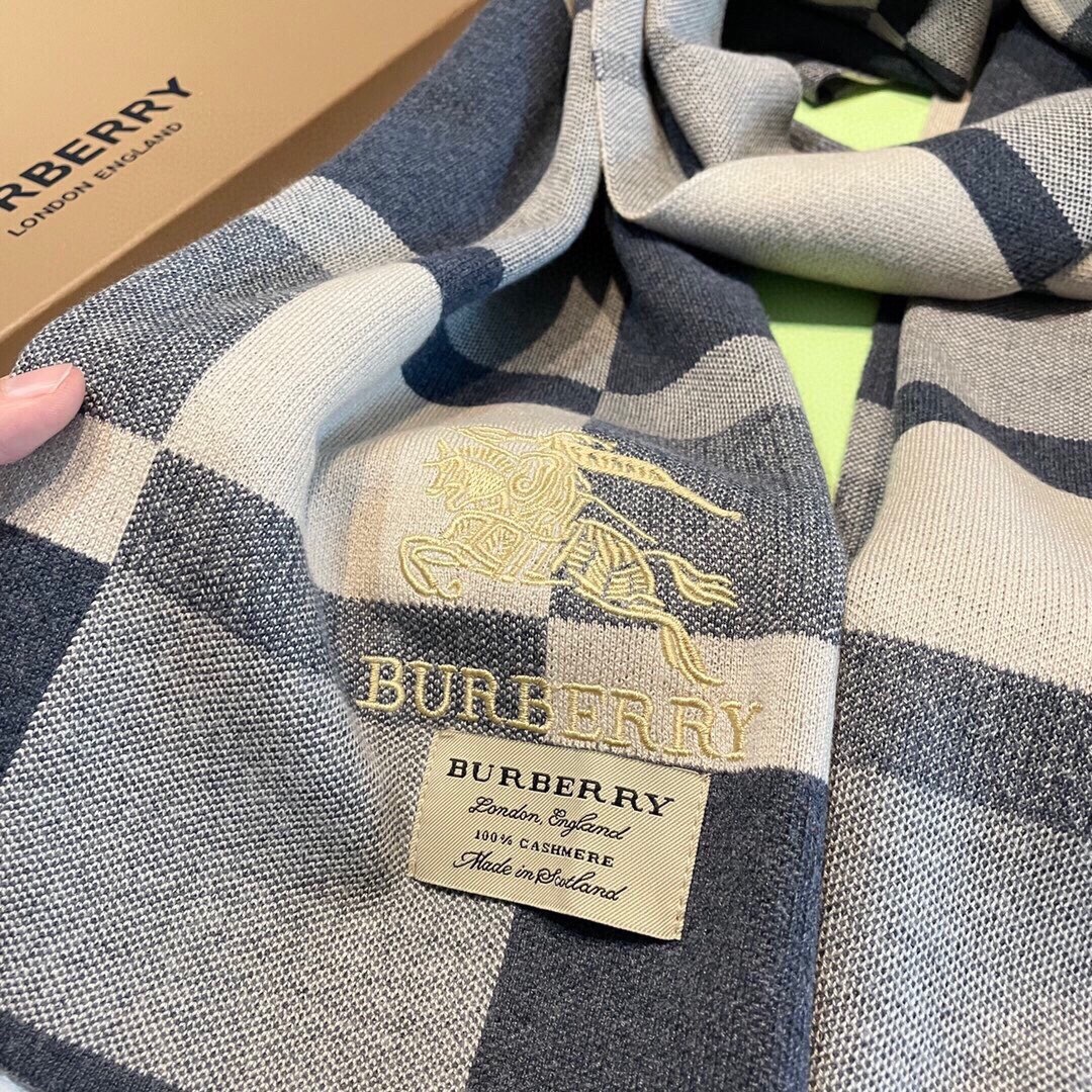 爆款上新 情侣款👍👍B家【经典战马】独家牛货🐂 奢华尽在尺寸之间，高端品质‼️具有超高羊绒品质才会被此品