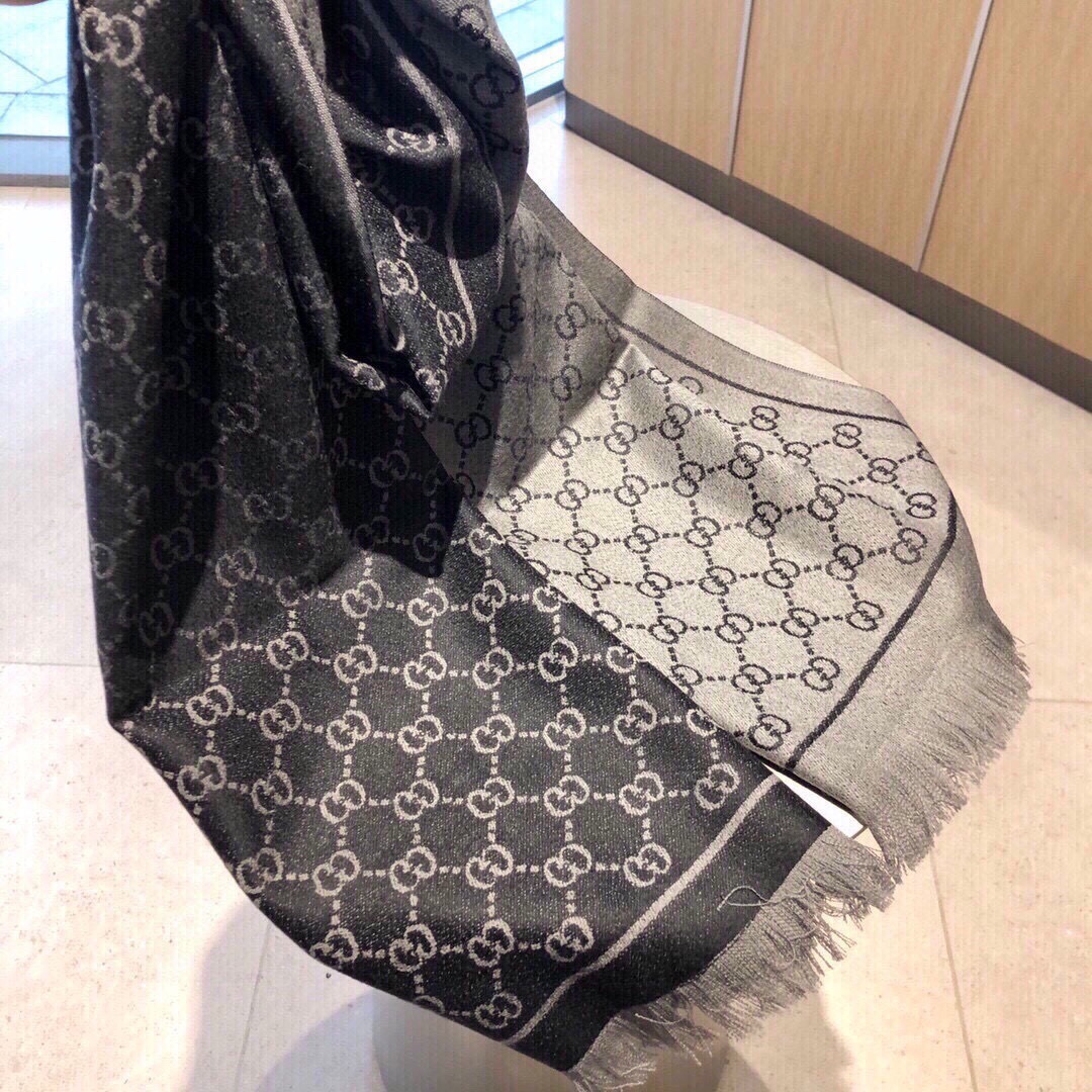 爆款重现 上新💓😘古奇专柜最新款‼️超级超级美的羊绒长巾‼️🔥真心美的让人心动 男女上身效果简直美翻了 