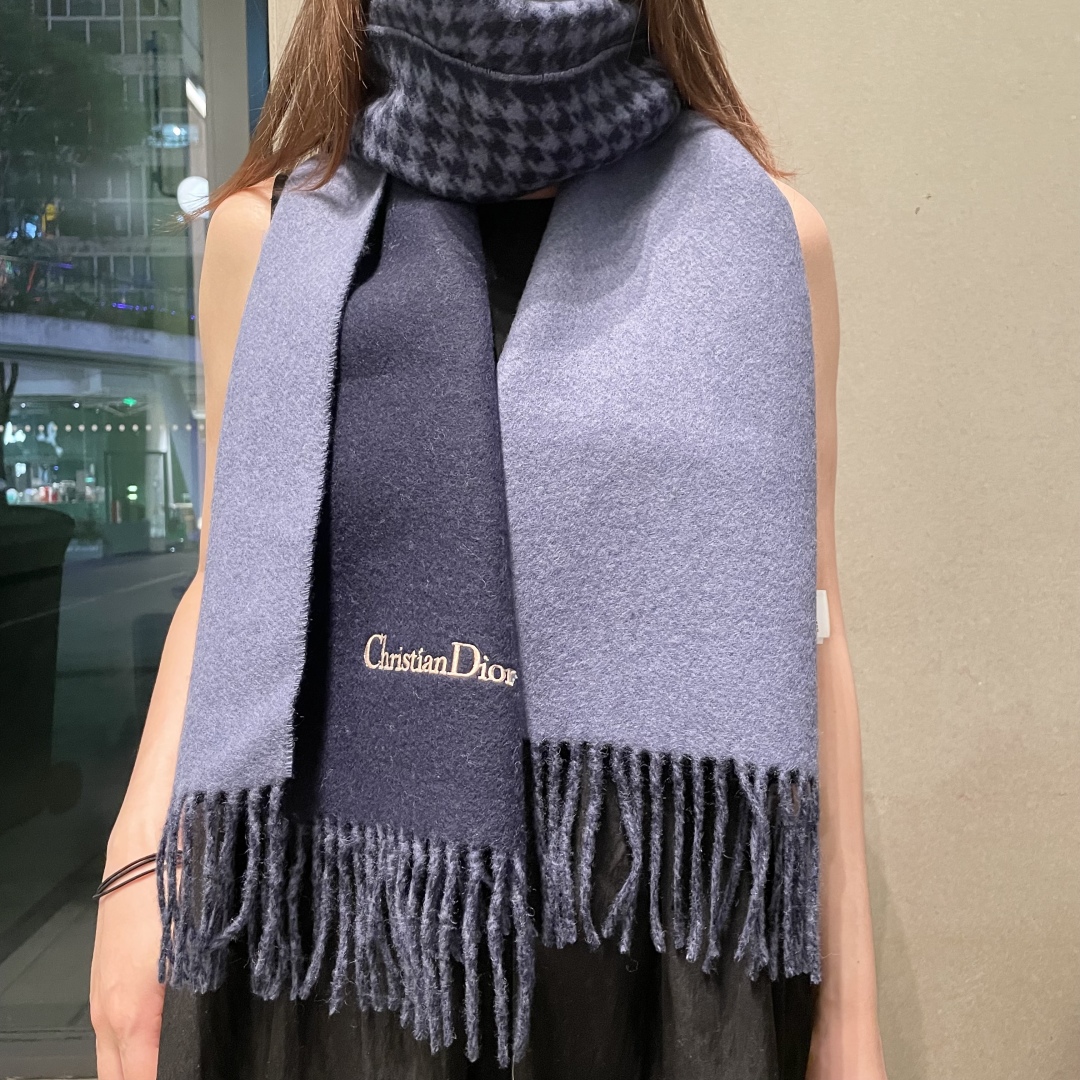 viP推荐👍Gucci2025专柜最新款‼️🔥爆款哦 😘💍实物真心美 🎀千鸟格双面围巾💓💃🏻无论设计都是