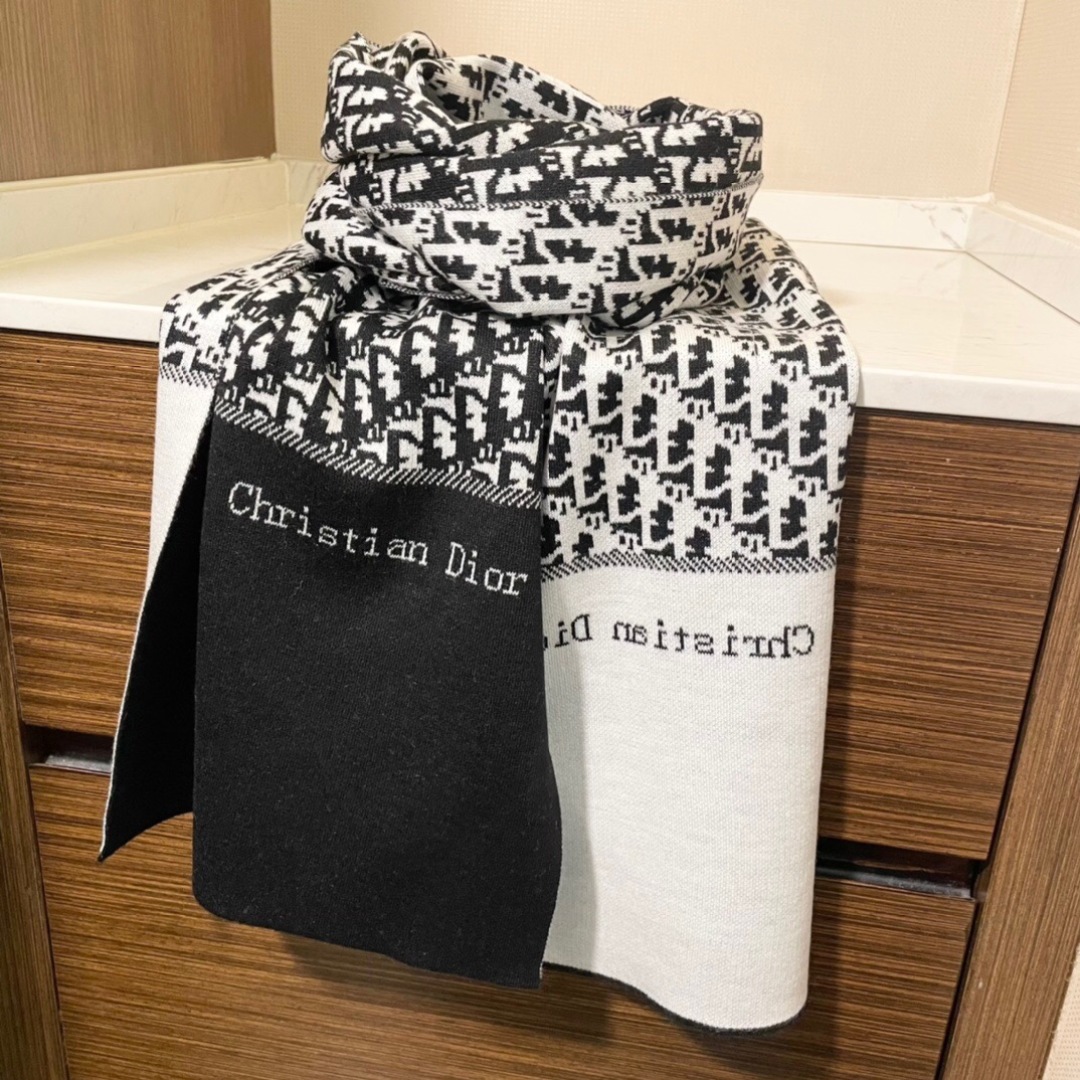 💋专柜最新款💨迪奥火爆来袭💥🎊顶级色织工艺🔥此工艺只有大牌纯正代工厂才有的工艺‼️100%顶级针织加羊绒