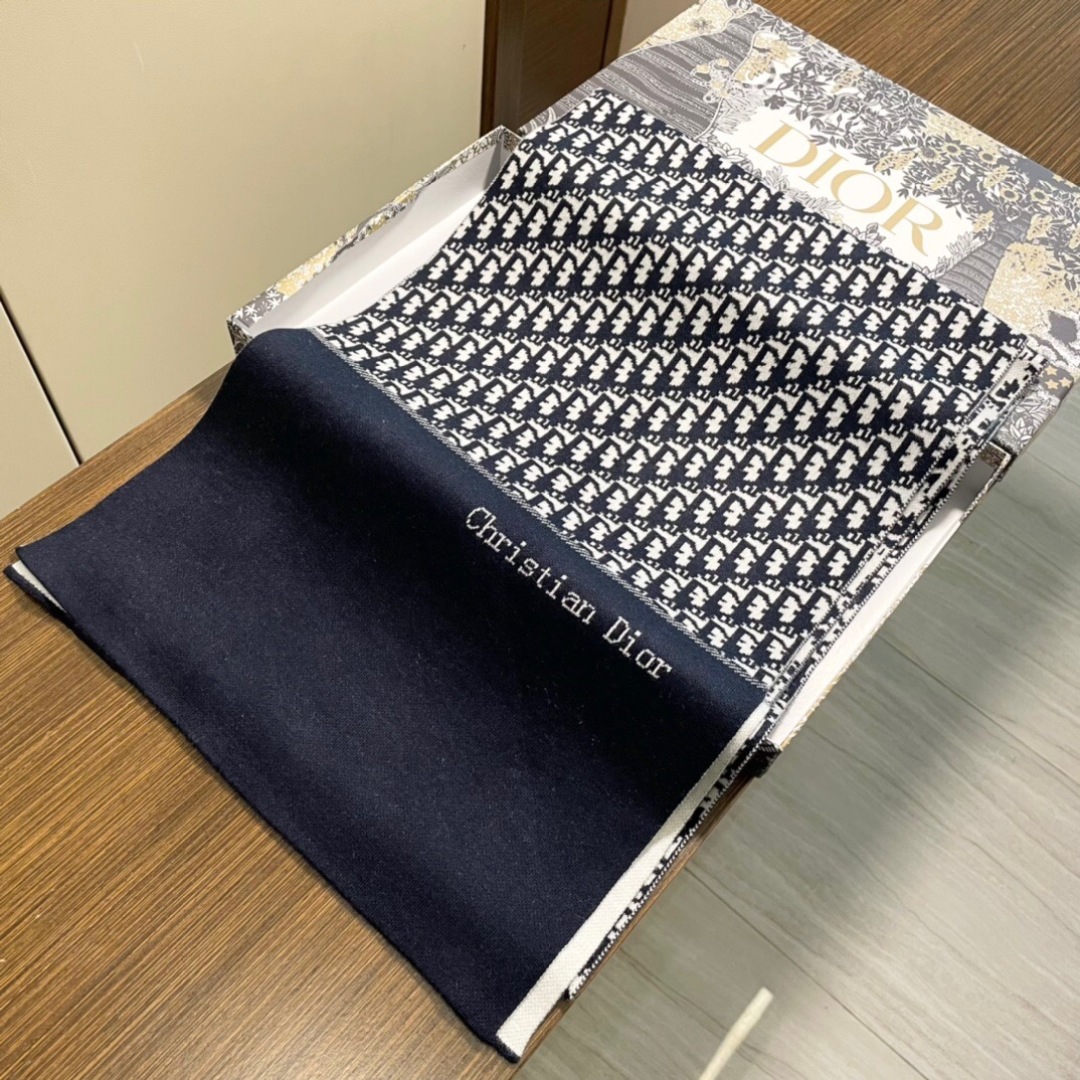 💋专柜最新款💨迪奥火爆来袭💥🎊顶级色织工艺🔥此工艺只有大牌纯正代工厂才有的工艺‼️100%顶级针织加羊绒