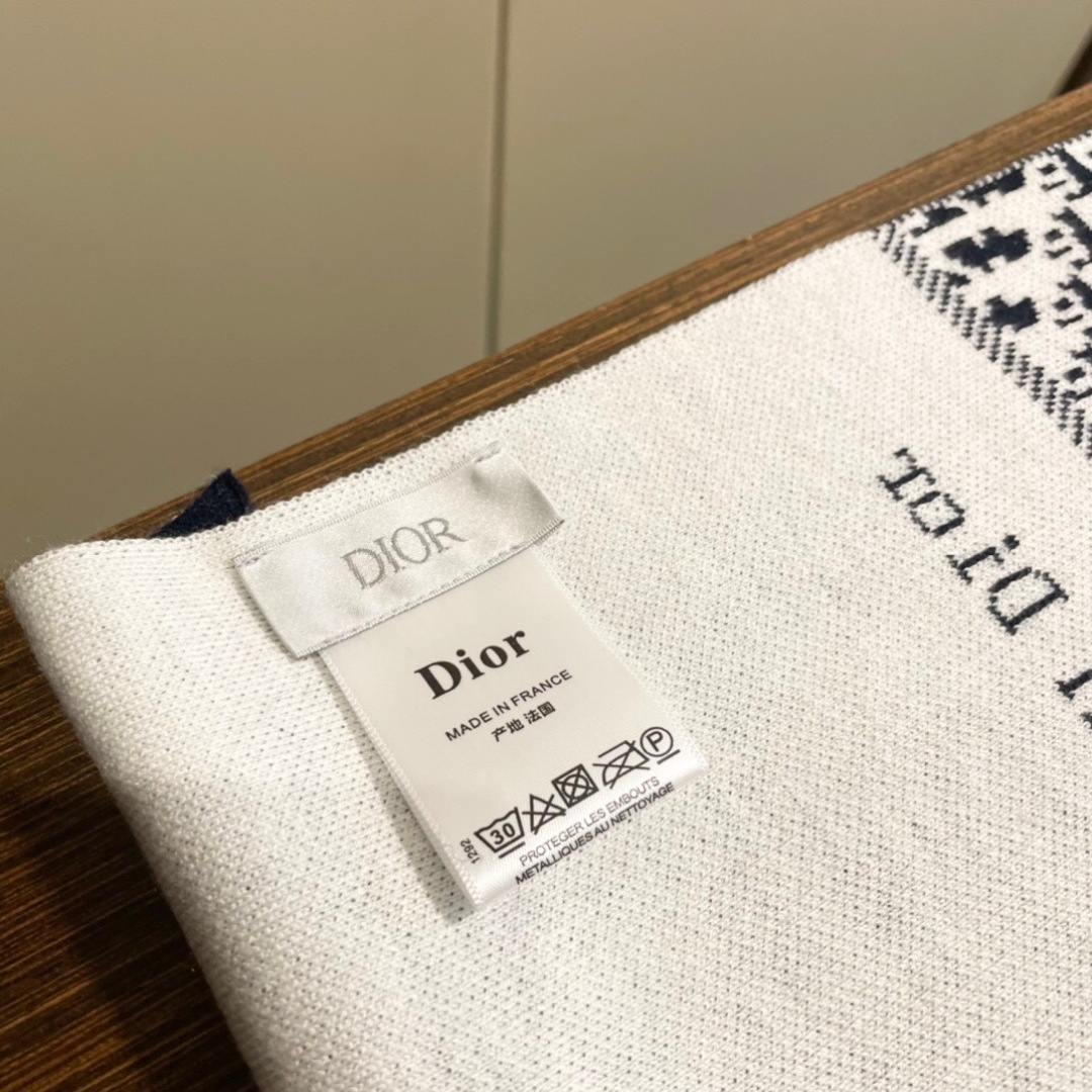 💋专柜最新款💨迪奥火爆来袭💥🎊顶级色织工艺🔥此工艺只有大牌纯正代工厂才有的工艺‼️100%顶级针织加羊绒