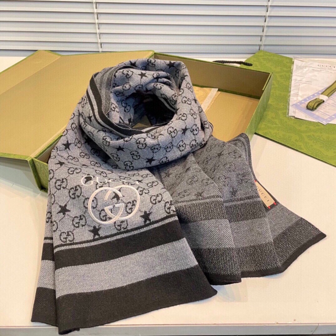 爆款上👍 G家独家牛货【GG针织蜜蜂】🐂 高端品质针织拼接围巾‼️这种精品是市场上及其少见的，GG元素针