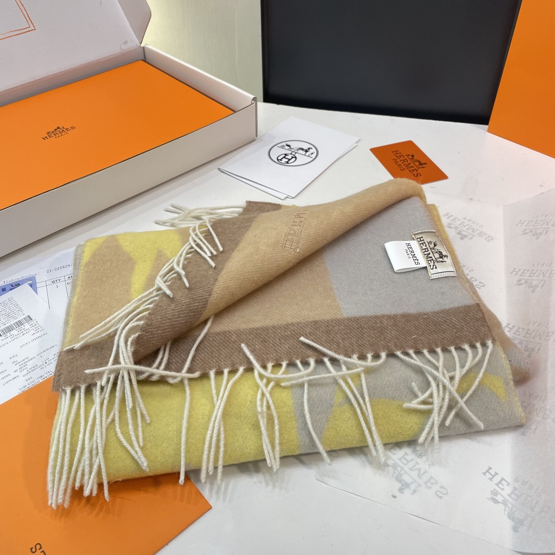 上新2025爱马仕男女款围巾且买且珍惜😍~都是出口订单所以比较难遇❤️东西讲究少而精😍好看的一定要收😎这
