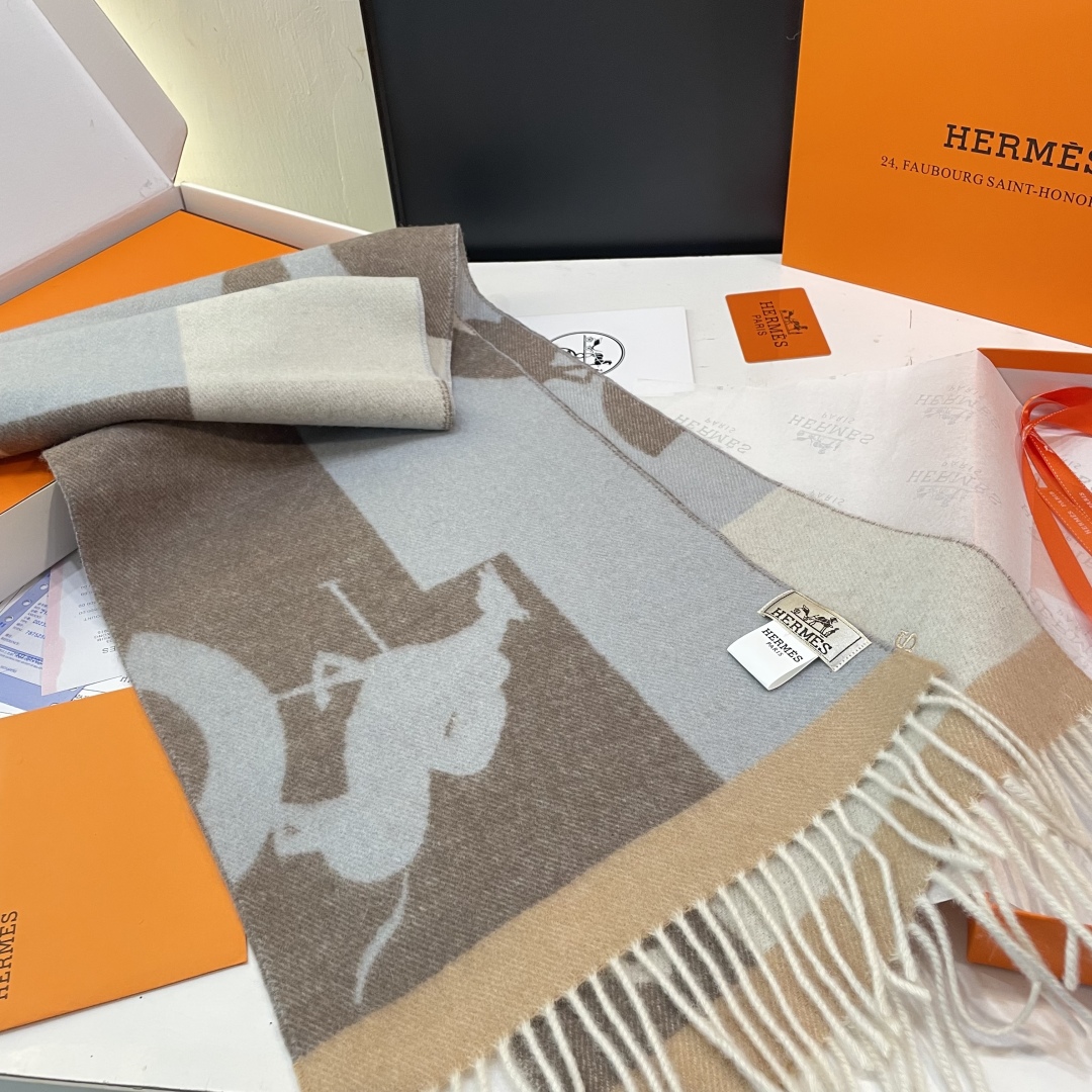 上新2025爱马仕男女款围巾且买且珍惜😍~都是出口订单所以比较难遇❤️东西讲究少而精😍好看的一定要收😎这