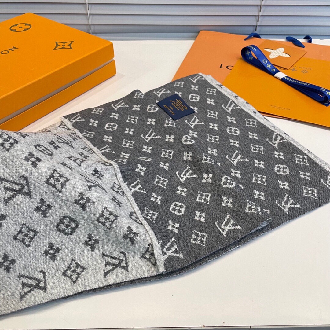 怒推走量新款🎊重磅推荐🎊LV2025官网最新款💥 针织羊绒材质🔥非常保暖👑 柔软亲肤，不扎脖😍经典素色围