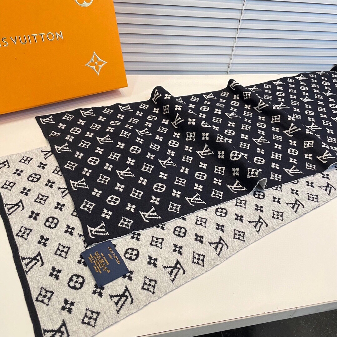 怒推走量新款🎊重磅推荐🎊LV2025官网最新款💥 针织羊绒材质🔥非常保暖👑 柔软亲肤，不扎脖😍经典素色围