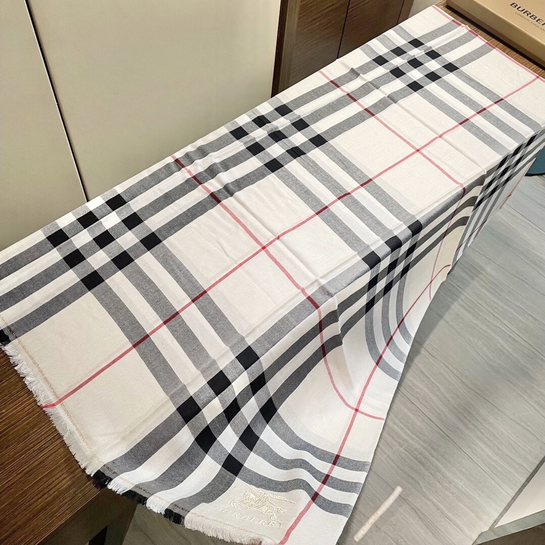 顶级高端现货发行⚠️🎀💟巴宝莉专柜超爆万年款✨【经典长巾】✨品质手感好到不行‼️♨️高尖端产物⚠️绝对令