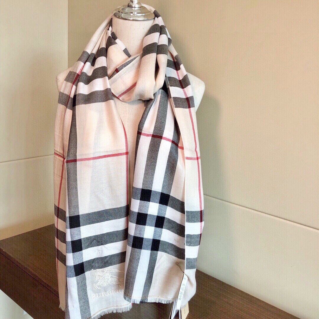 顶级高端现货发行⚠️🎀💟巴宝莉专柜超爆万年款✨【经典长巾】✨品质手感好到不行‼️♨️高尖端产物⚠️绝对令