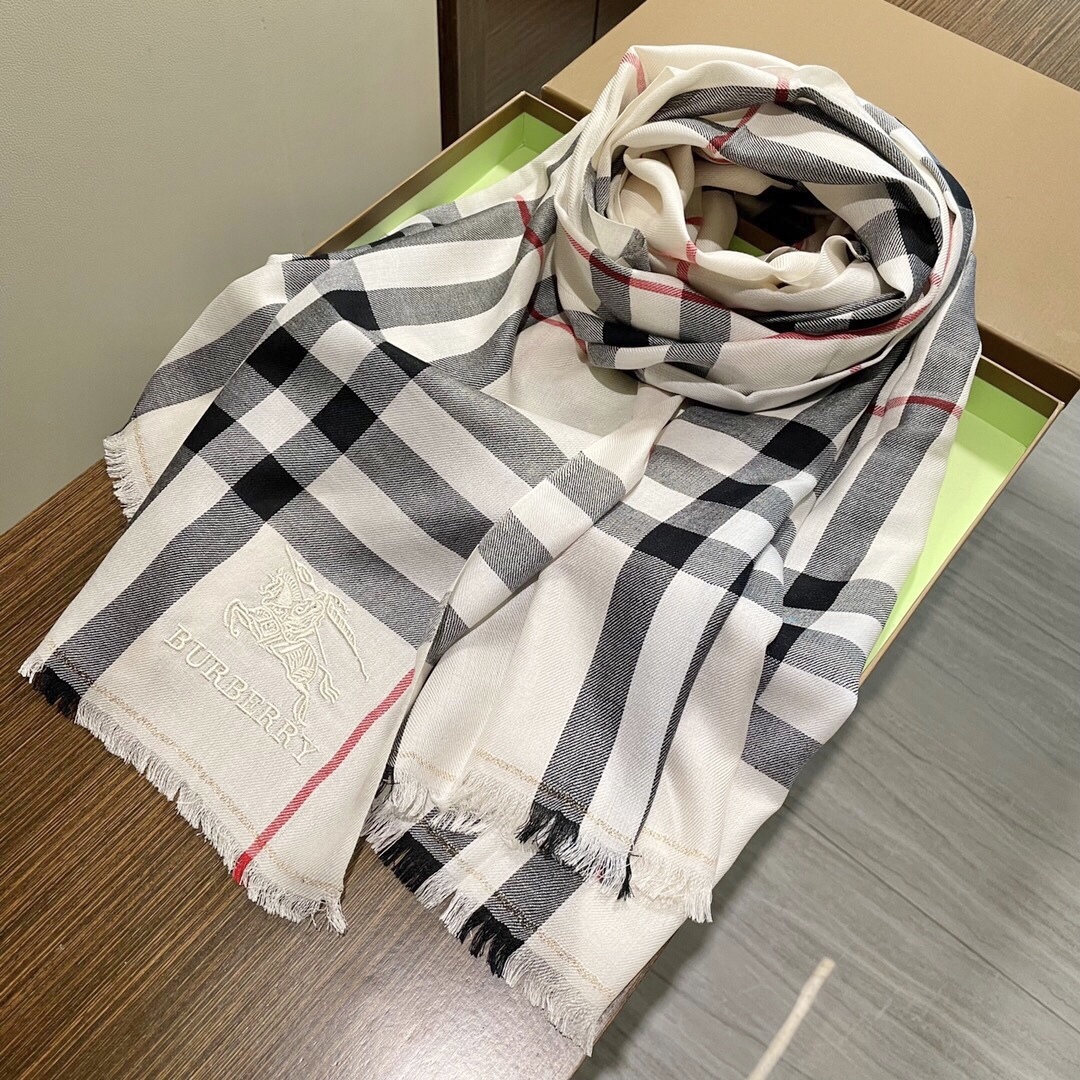 顶级高端现货发行⚠️🎀💟巴宝莉专柜超爆万年款✨【经典长巾】✨品质手感好到不行‼️♨️高尖端产物⚠️绝对令