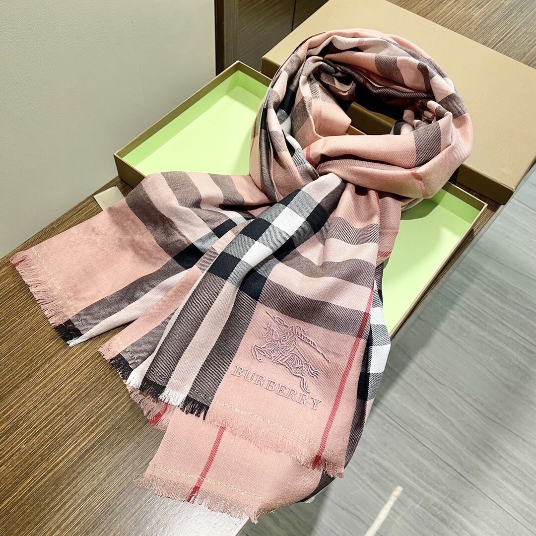 顶级高端现货发行⚠️🎀💟巴宝莉专柜超爆万年款✨【经典长巾】✨品质手感好到不行‼️♨️高尖端产物⚠️绝对令