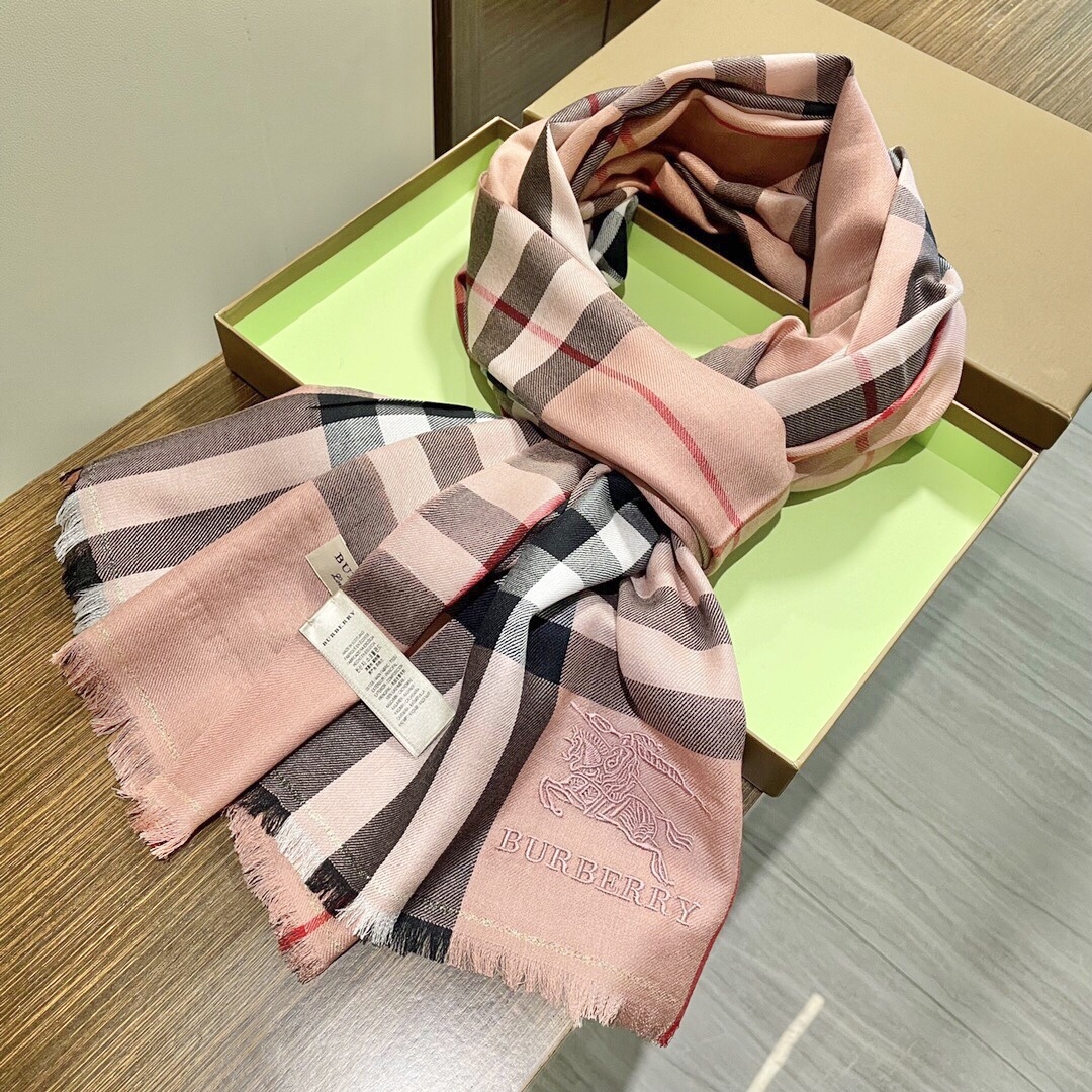 顶级高端现货发行⚠️🎀💟巴宝莉专柜超爆万年款✨【经典长巾】✨品质手感好到不行‼️♨️高尖端产物⚠️绝对令