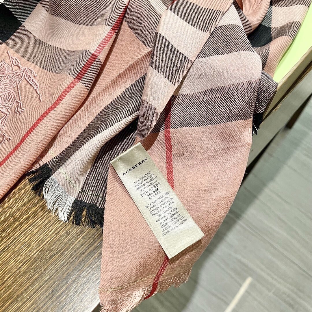 顶级高端现货发行⚠️🎀💟巴宝莉专柜超爆万年款✨【经典长巾】✨品质手感好到不行‼️♨️高尖端产物⚠️绝对令