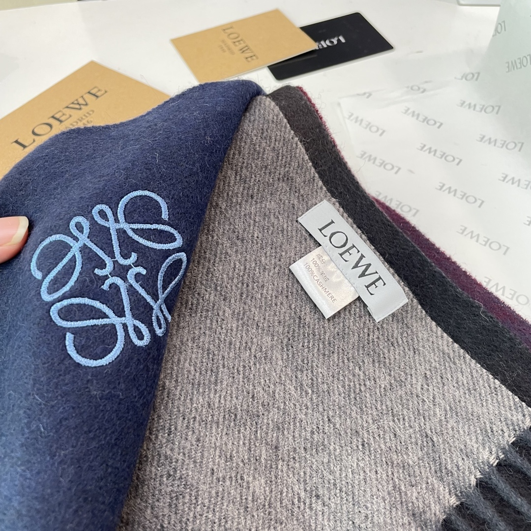 Loewe罗意威今年最新的订单(讲真，送人自用百分推荐)SviP推荐(自留.品质绝对放心).真心觉得可以