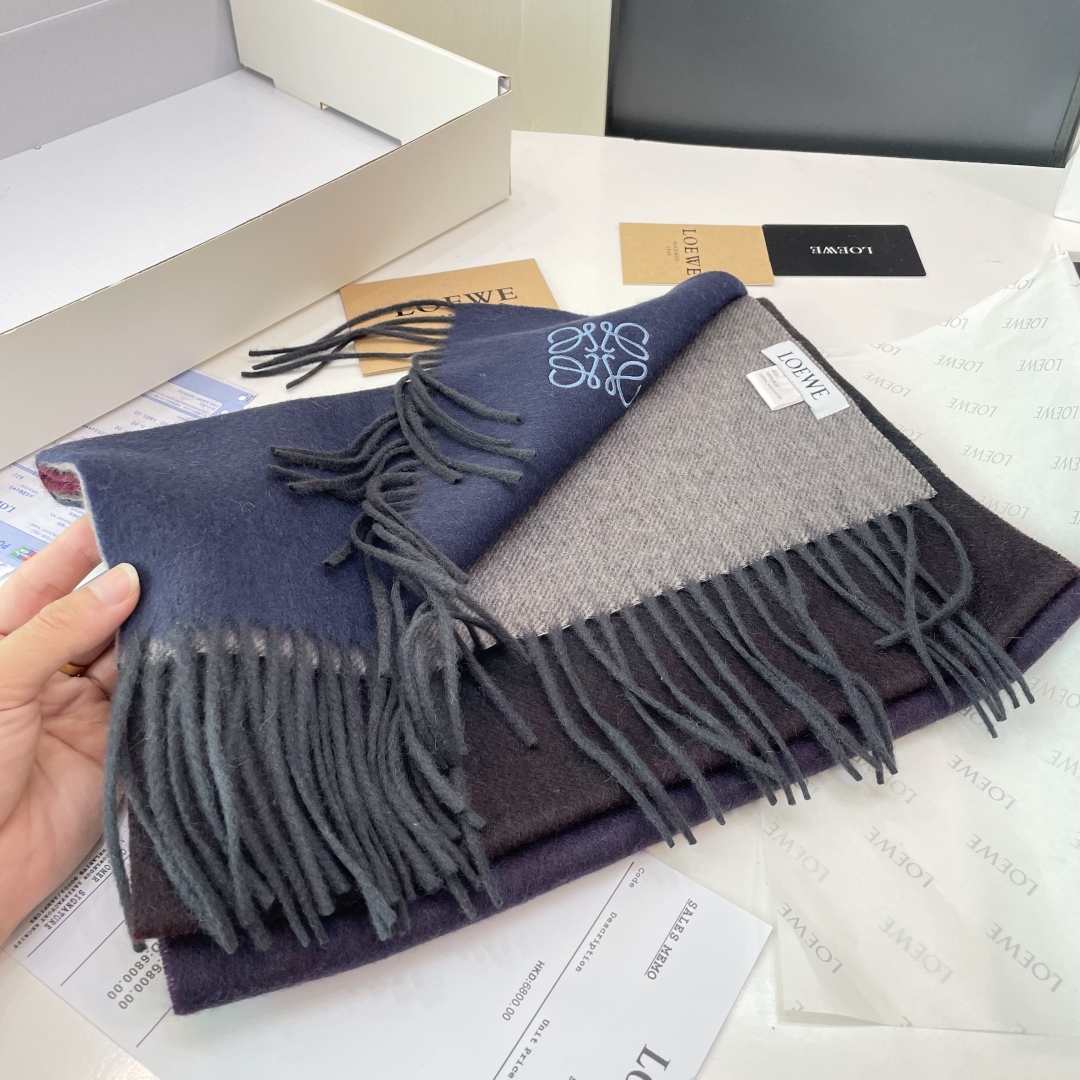 Loewe罗意威今年最新的订单(讲真，送人自用百分推荐)SviP推荐(自留.品质绝对放心).真心觉得可以