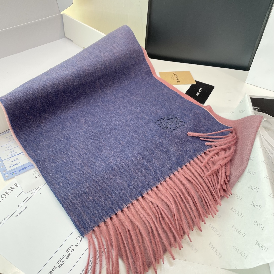 Loewe罗意威今年最新的订单(讲真，送人自用百分推荐)SviP推荐(自留.品质绝对放心).真心觉得可以