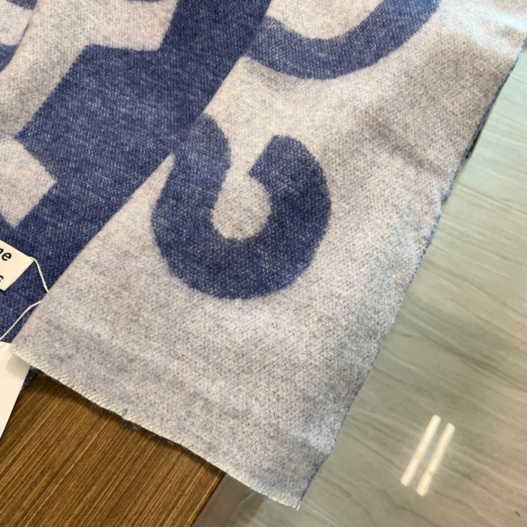 【acne大字母披肩】今年最热的款 🚨🚨原单原厂出品 超级大logo 🎆🎆双面三色纱提花工艺 🎟🎟波普艺