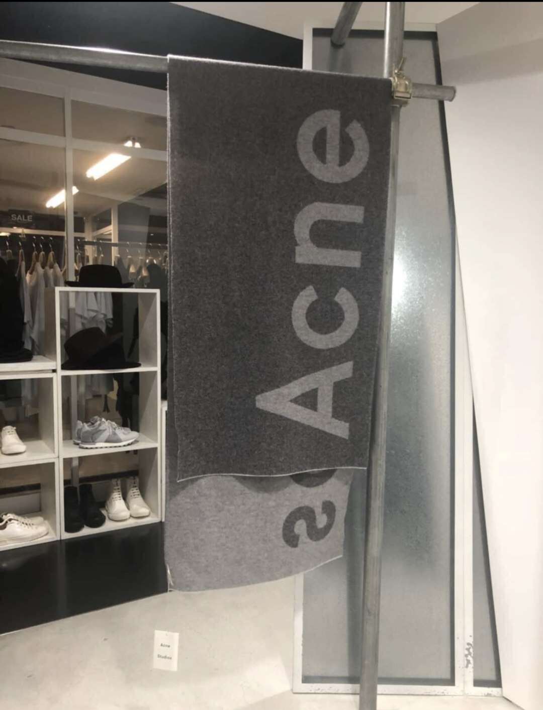 【acne大字母披肩】今年最热的款 🚨🚨原单原厂出品 超级大logo 🎆🎆双面三色纱提花工艺 🎟🎟波普艺