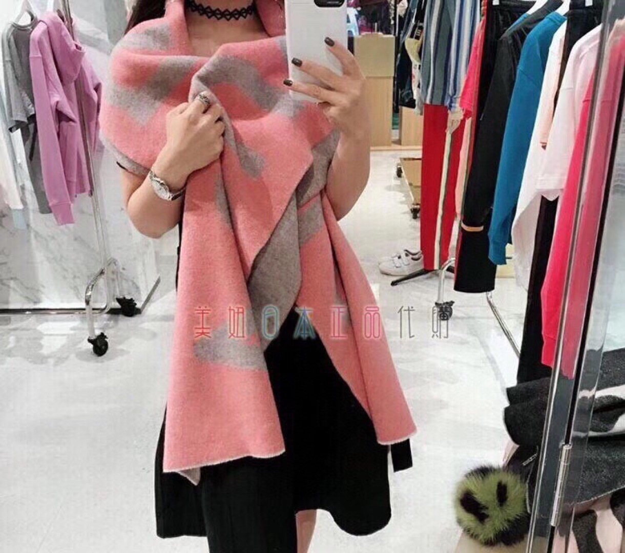 【acne大字母披肩】今年最热的款 🚨🚨原单原厂出品 超级大logo 🎆🎆双面三色纱提花工艺 🎟🎟波普艺