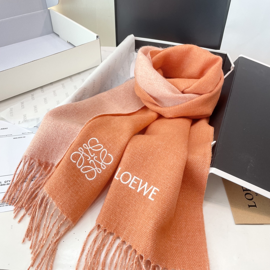 👑👑顶级原单中性款‼️罗意威 很幸運拿到這個品牌的東西，真的不多見，很少在國內做訂單，款式真的少的可怜❗