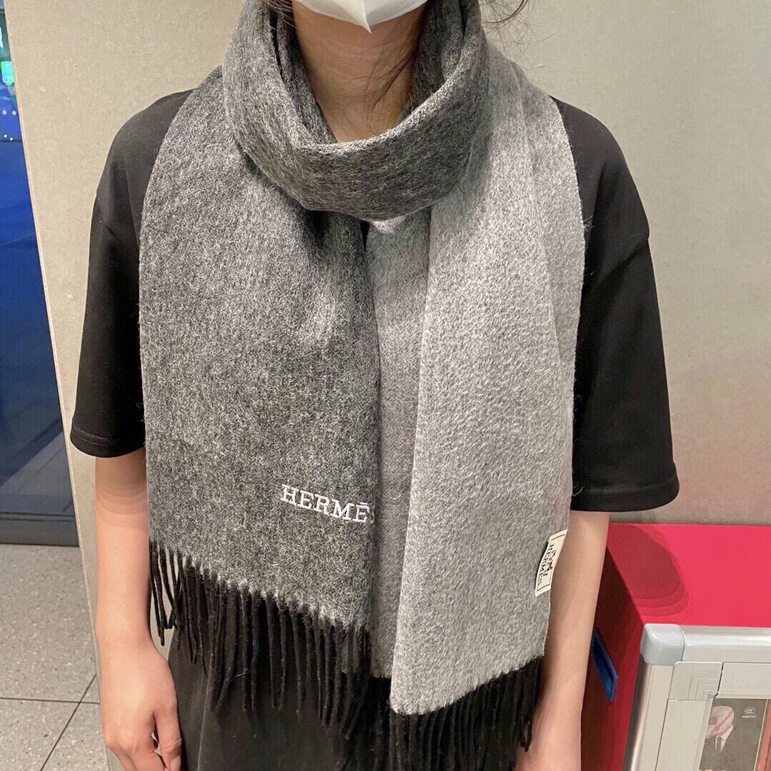 新色到❤️ 怒推走量双面爱马仕新款🎊重磅推荐🎊官网最新款💥 100%顶级山羊绒材质🔥非常保暖👑 柔软亲肤