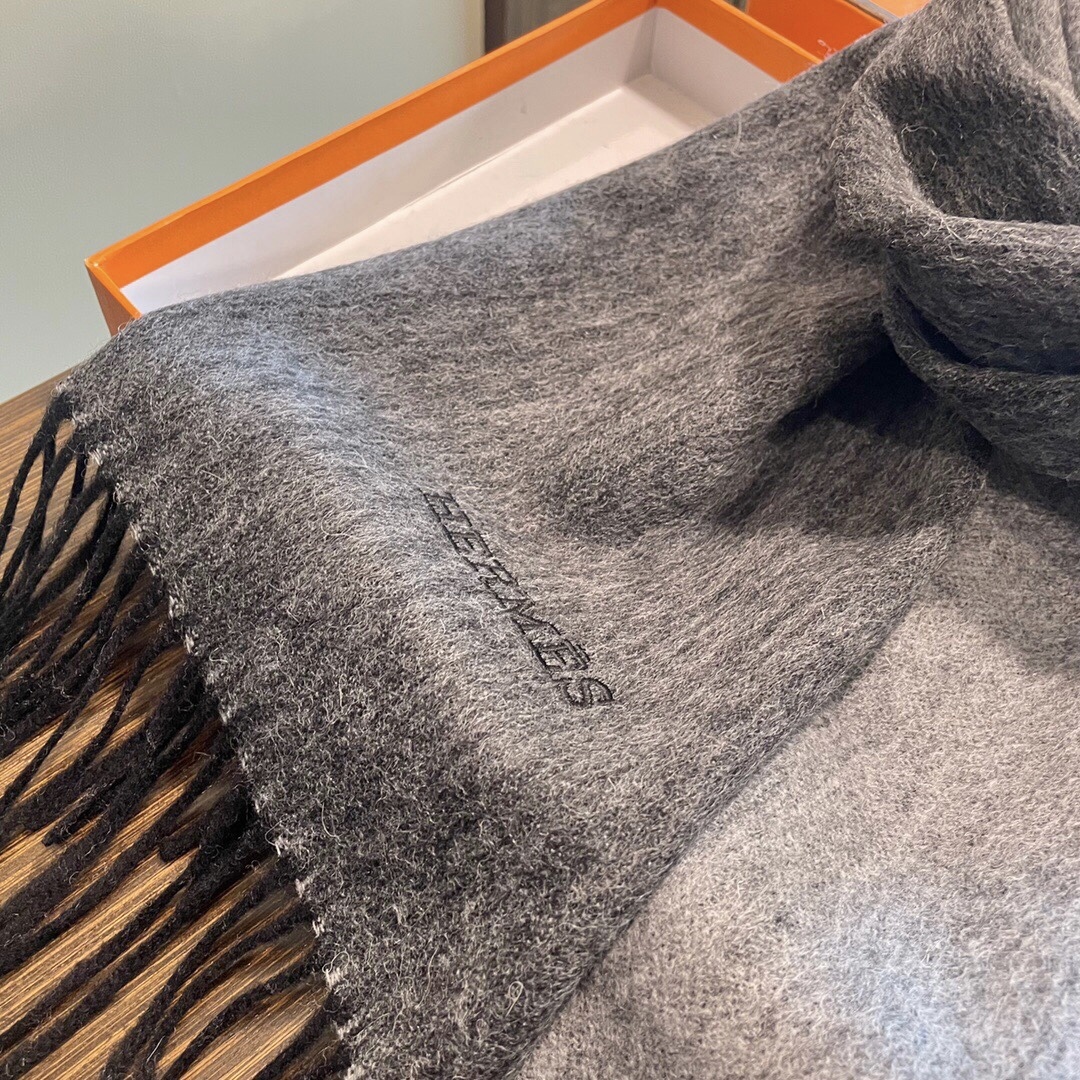 新色到❤️ 怒推走量双面爱马仕新款🎊重磅推荐🎊官网最新款💥 100%顶级山羊绒材质🔥非常保暖👑 柔软亲肤