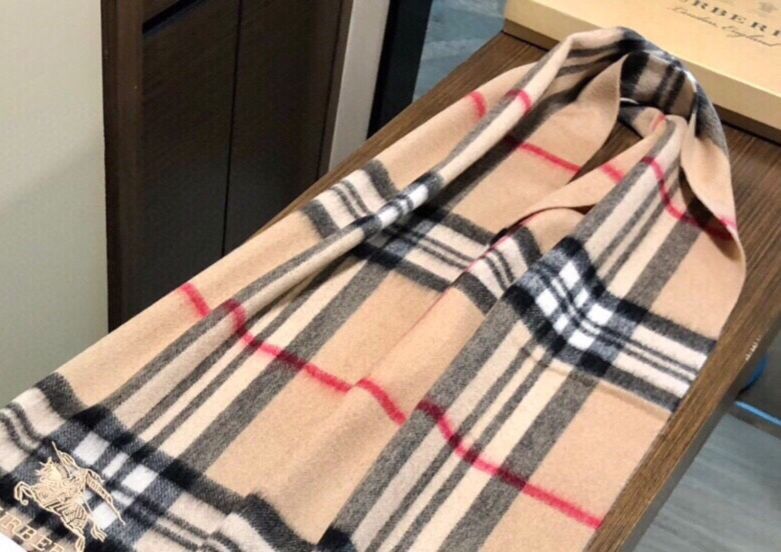 爆款‼️顶级高尖端巴宝利供迪拜出口货‼️】🎀男士女士围巾新品✨羊绒经典条纹编织👐围巾♨️高尖端产物⚠️经