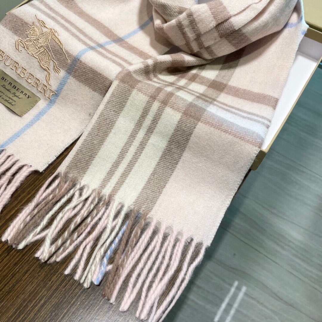 爆款‼️顶级高尖端巴宝利供迪拜出口货‼️】🎀男士女士围巾新品✨羊绒经典条纹编织👐围巾♨️高尖端产物⚠️经