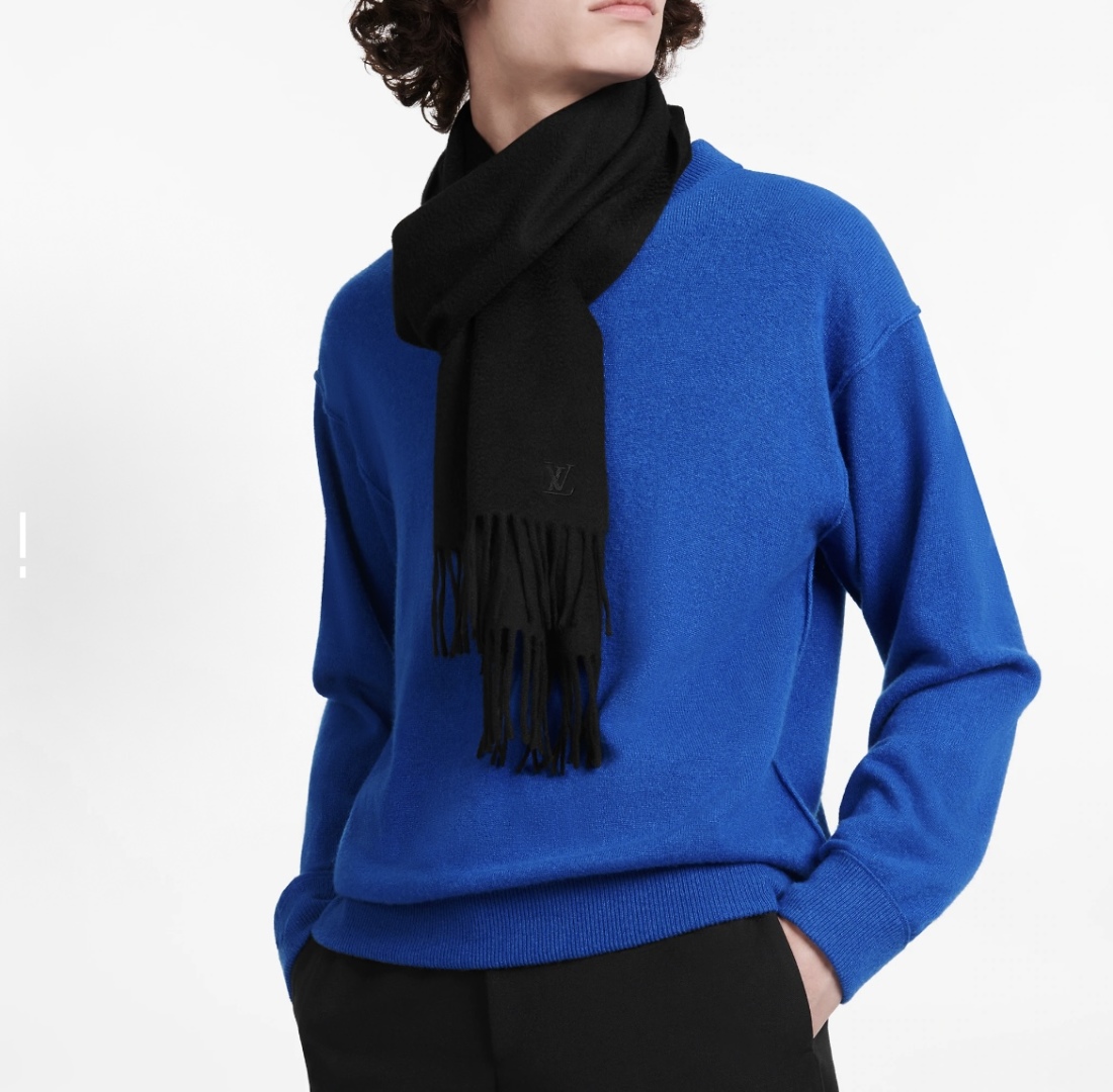 LV 路易威登官网最新款羔羊绒围巾！出口订单，喜欢有颜值，高质量的亲可入手，无论怎么搭配都是满满的高级感