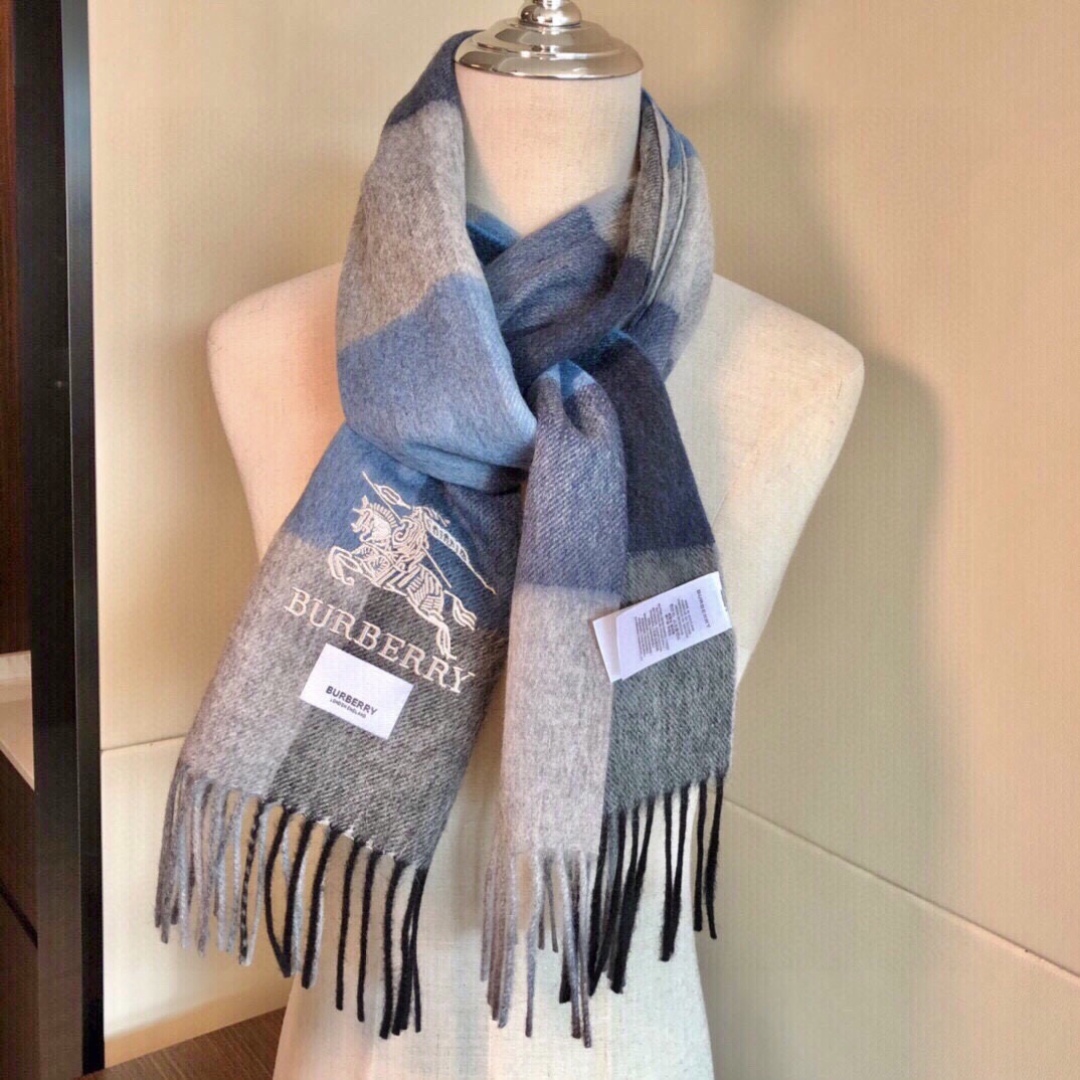 怒推走量新款🎊重磅推荐🎊巴宝莉官网最新款💥 100%顶级山羊绒材质🔥非常保暖👑 柔软亲肤，不扎脖😍经典巴