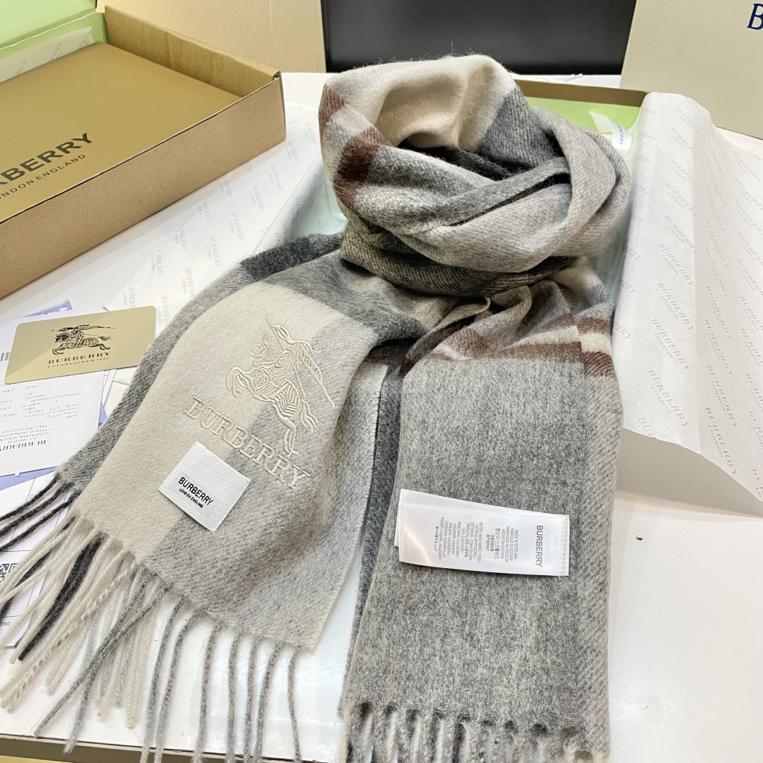 巴宝利国际品牌时尚男女士围巾上市🔥🔥✨霸气休闲为一体[鼓掌][鼓掌]顶级羊绒+精细刺绣 32*180标准
